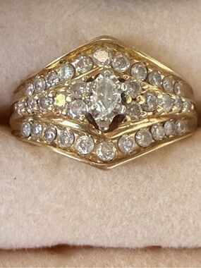 RARE Vintage Kay Jewelers
14K Gold Natural Diamond 1.15 ctw approx 
Ring Sz 8